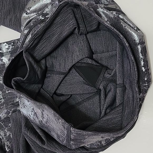 Lululemon Wunder Under Foil Leggings 28" - Picture 5 of 11